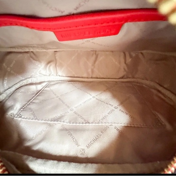 SOLD! MICHAEL KORS JET SET TRAVEL MD OVAL CAMERA CROSSBODY BAG MK DARK SANGRIA - Picture 8 of 14